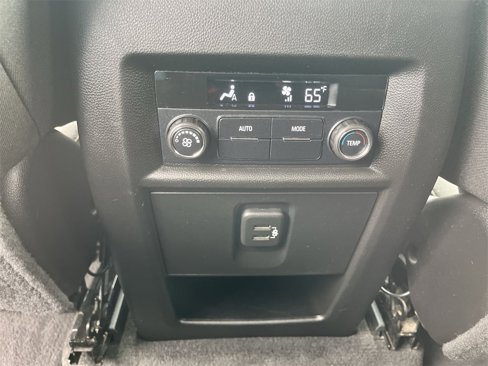 Used 2018 Chevrolet Traverse LT image 20