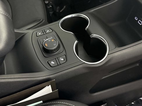 Used 2022 GMC Terrain SLT image 22