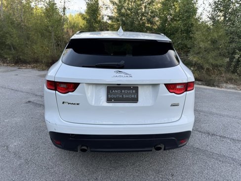 Used 2018 Jaguar F-PACE Premium image 8