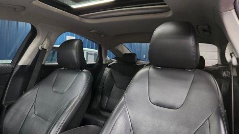 Used 2016 Ford Fusion Titanium image 9