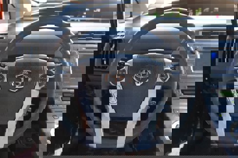 Used 2014 Toyota Prius Plug-In Hybrid image 13