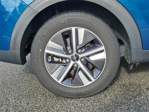 Certified 2022 Kia Niro LXS image 7