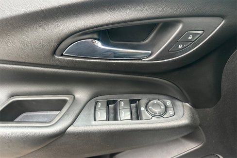 Used 2018 Chevrolet Equinox LT image 14