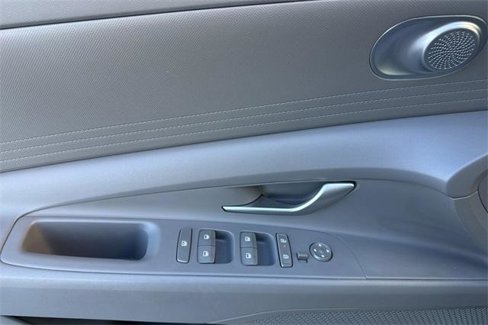 Certified 2024 Hyundai Elantra SEL image 11