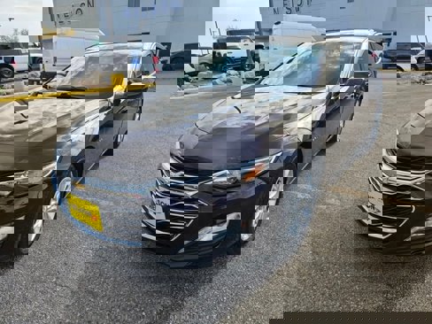 Used 2021 Chevrolet Malibu LT image 2
