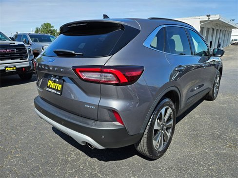 Used 2023 Ford Escape Platinum image 3