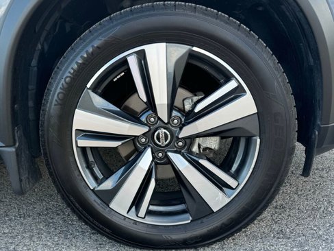 Used 2021 Nissan Rogue SL w/ Premium Package image 13