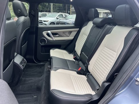 Used 2020 Land Rover Discovery Sport SE R-Dynamic image 28