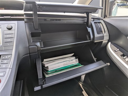 Used 2014 Toyota Prius Four image 17