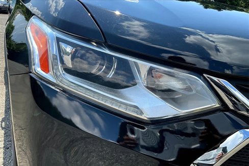 Used 2020 Chevrolet Traverse LS image 28