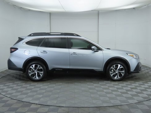 Used 2021 Subaru Outback Limited XT image 4