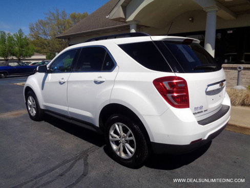Used 2017 Chevrolet Equinox LT w/ Convenience Package image 4