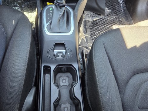 Used 2019 Jeep Renegade Latitude w/ Cold Weather Group image 26