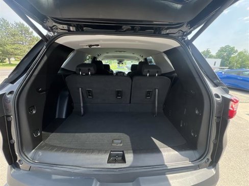Used 2021 Chevrolet Traverse LT image 27