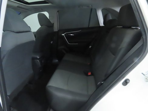 Used 2021 Toyota RAV4 XLE w/ Convenience Package image 21