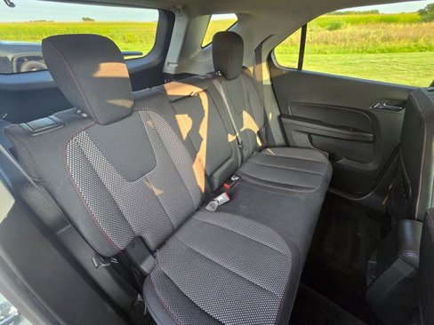 Used 2017 Chevrolet Equinox LT image 6