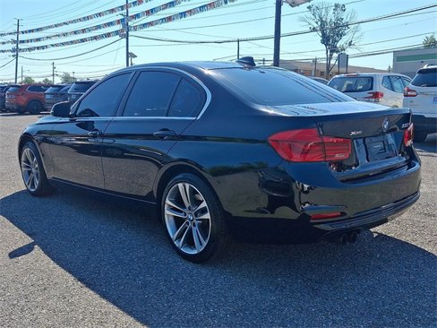 Used 2018 BMW 330i xDrive Sedan image 4