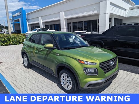 Used 2024 Hyundai Venue SE image 2