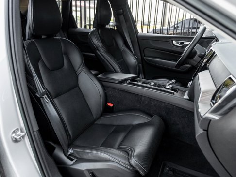 Used 2023 Volvo XC60 B5 Ultimate w/ Climate Package image 42