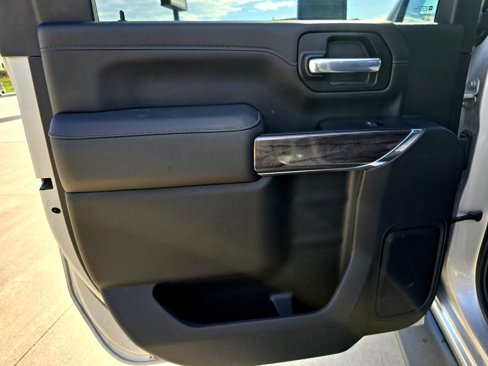 Used 2021 Chevrolet Silverado 2500 LTZ w/ LTZ Premium Package image 20