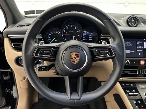 Used 2022 Porsche Macan image 24