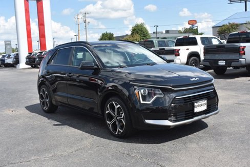 Used 2023 Kia Niro EX Touring image 3