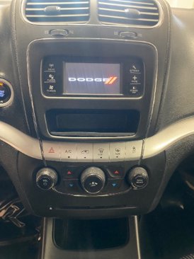 Used 2017 Dodge Journey SXT w/ Comfort/Convenience Group image 25
