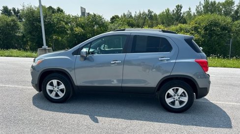 Used 2019 Chevrolet Trax LT w/ LT Convenience Package image 8