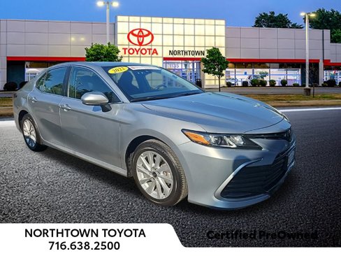 Used 2022 Toyota Camry LE image 1