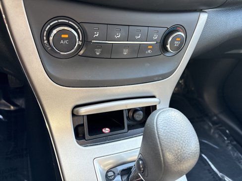 Used 2015 Nissan Sentra S image 29