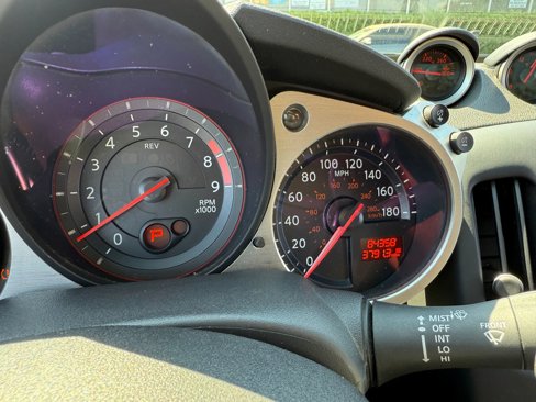 Used 2017 Nissan 370Z Touring image 12