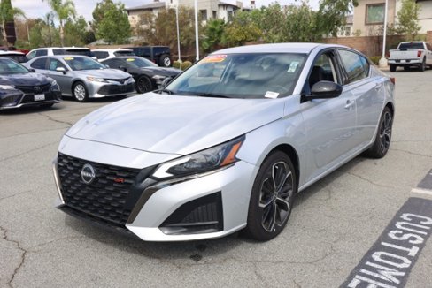 Used 2023 Nissan Altima 2.5 SR image 8