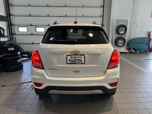 Used 2021 Chevrolet Trax LT w/ LT Convenience Package image 10