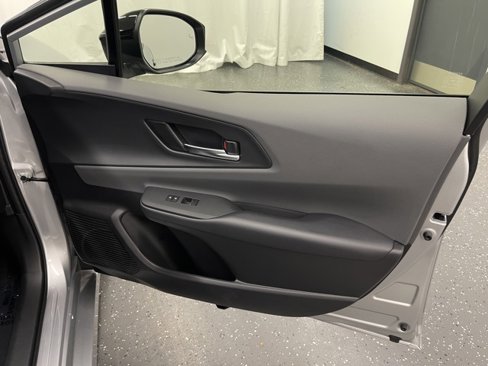 Certified 2024 Toyota Prius XLE image 7