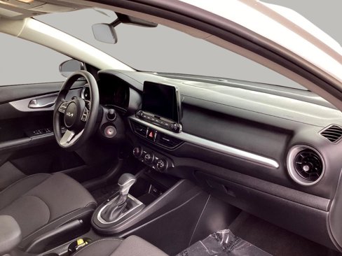 Used 2024 Kia Forte LXS image 8