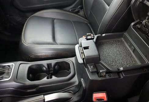 Used 2019 Jeep Wrangler Unlimited Sahara image 40