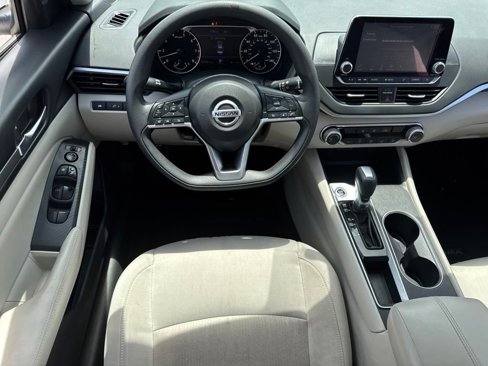 Used 2022 Nissan Altima 2.5 SV image 17