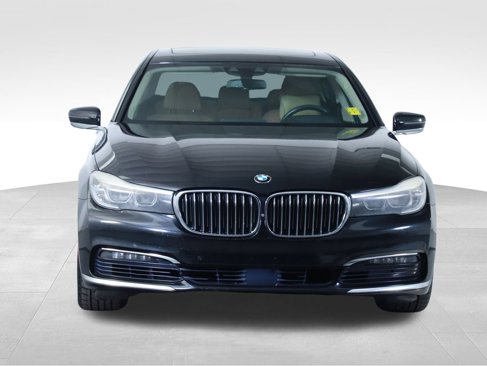 Used 2016 BMW 740i image 7