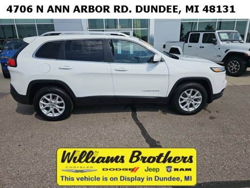 Used 2017 Jeep Cherokee Latitude w/ Cold Weather Group image 4
