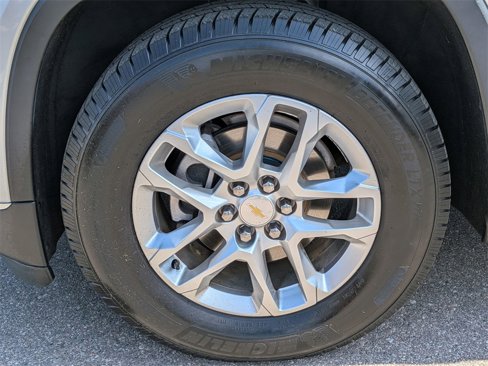 Used 2020 Chevrolet Traverse LT w/ Driver Confidence II Package image 32