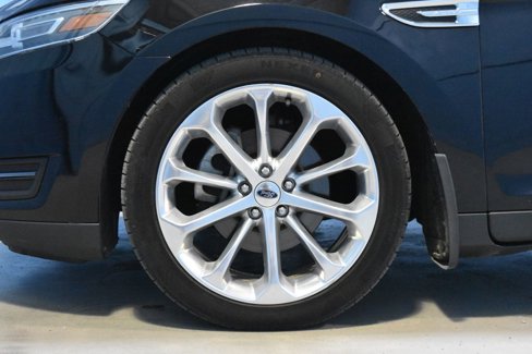 Used 2018 Ford Taurus Limited image 23