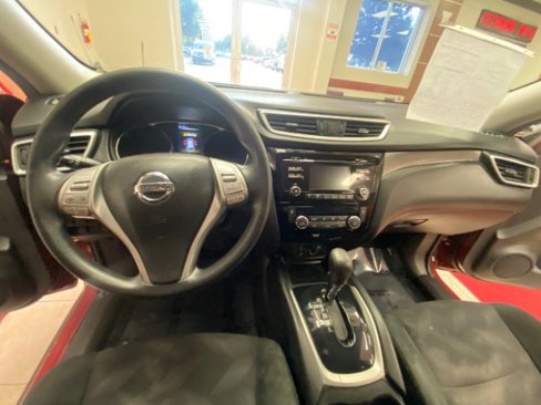 Used 2016 Nissan Rogue SV image 21