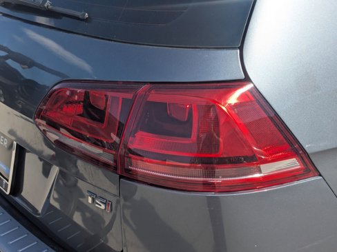 Used 2017 Volkswagen Golf SEL image 12