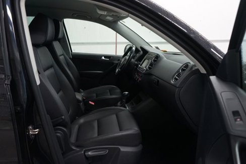 Used 2015 Volkswagen Tiguan SE image 30