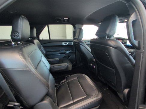 Used 2020 Ford Explorer XLT w/ Equipment Group 202A image 12