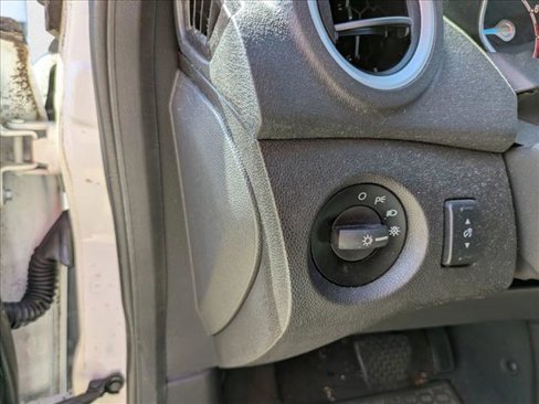 Used 2015 Ford Fiesta SE image 13