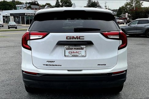 Certified 2024 GMC Terrain SLE w/ Driver Convenience Package image 6