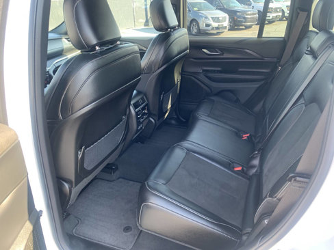Used 2024 Jeep Grand Cherokee Altitude image 21