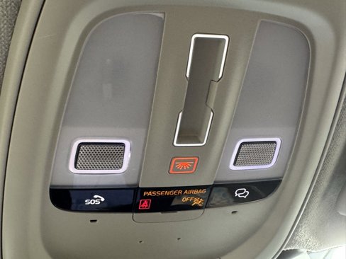 Certified 2025 Volvo XC40 B5 Core image 23