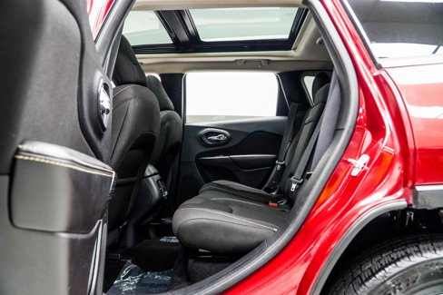 Used 2016 Jeep Cherokee Latitude w/ Comfort/Convenience Group image 33